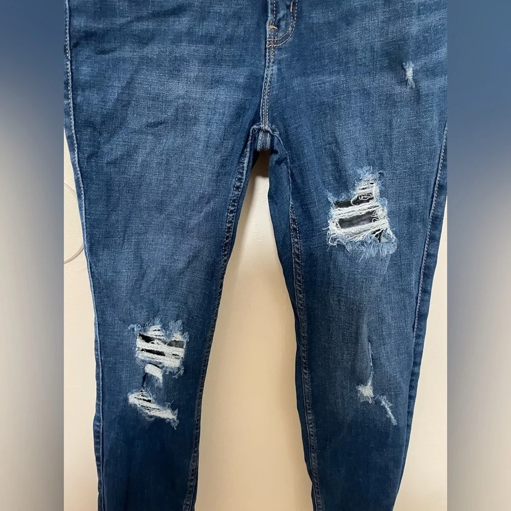 ✨Old Navy Distressed Jeans Super Hi Rise Size 8